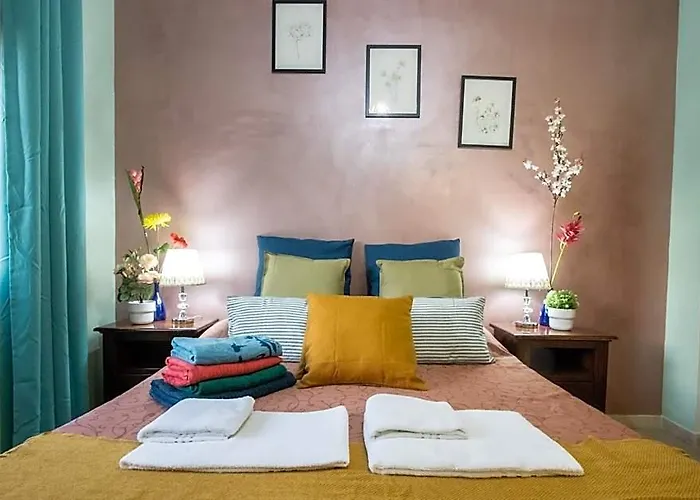 Colorful Yard לינה וארוחת בוקר